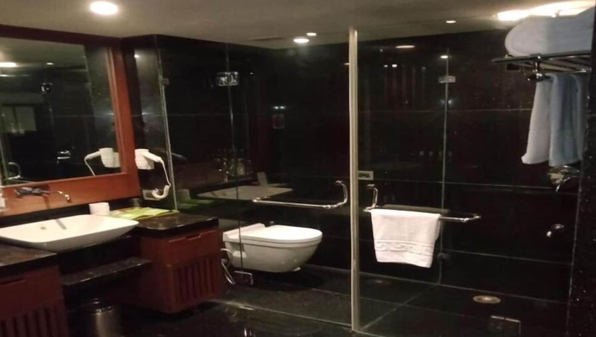 Royal Orchid Central Kireeti Hampi, Hospet Luaran gambar