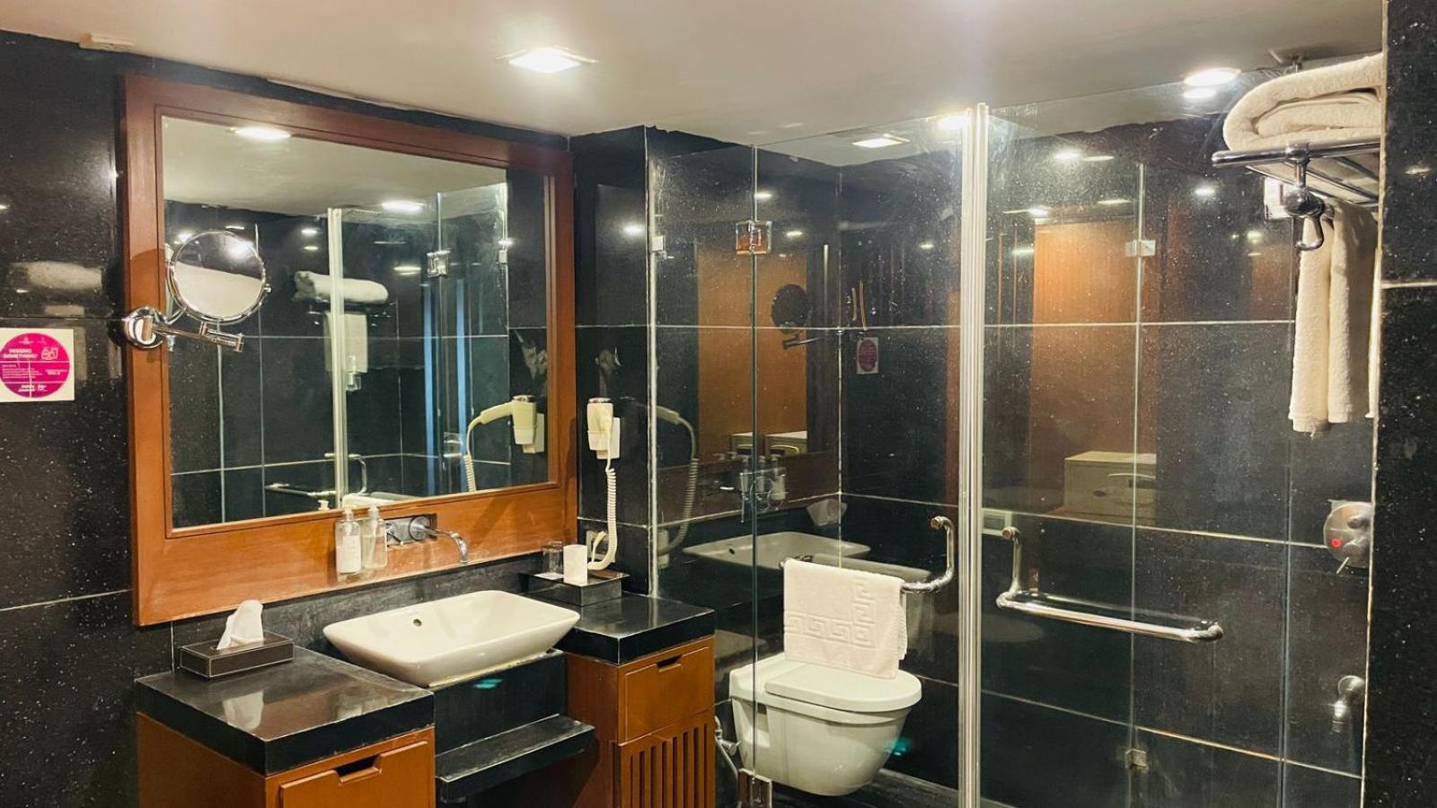 Royal Orchid Central Kireeti Hampi, Hospet Luaran gambar