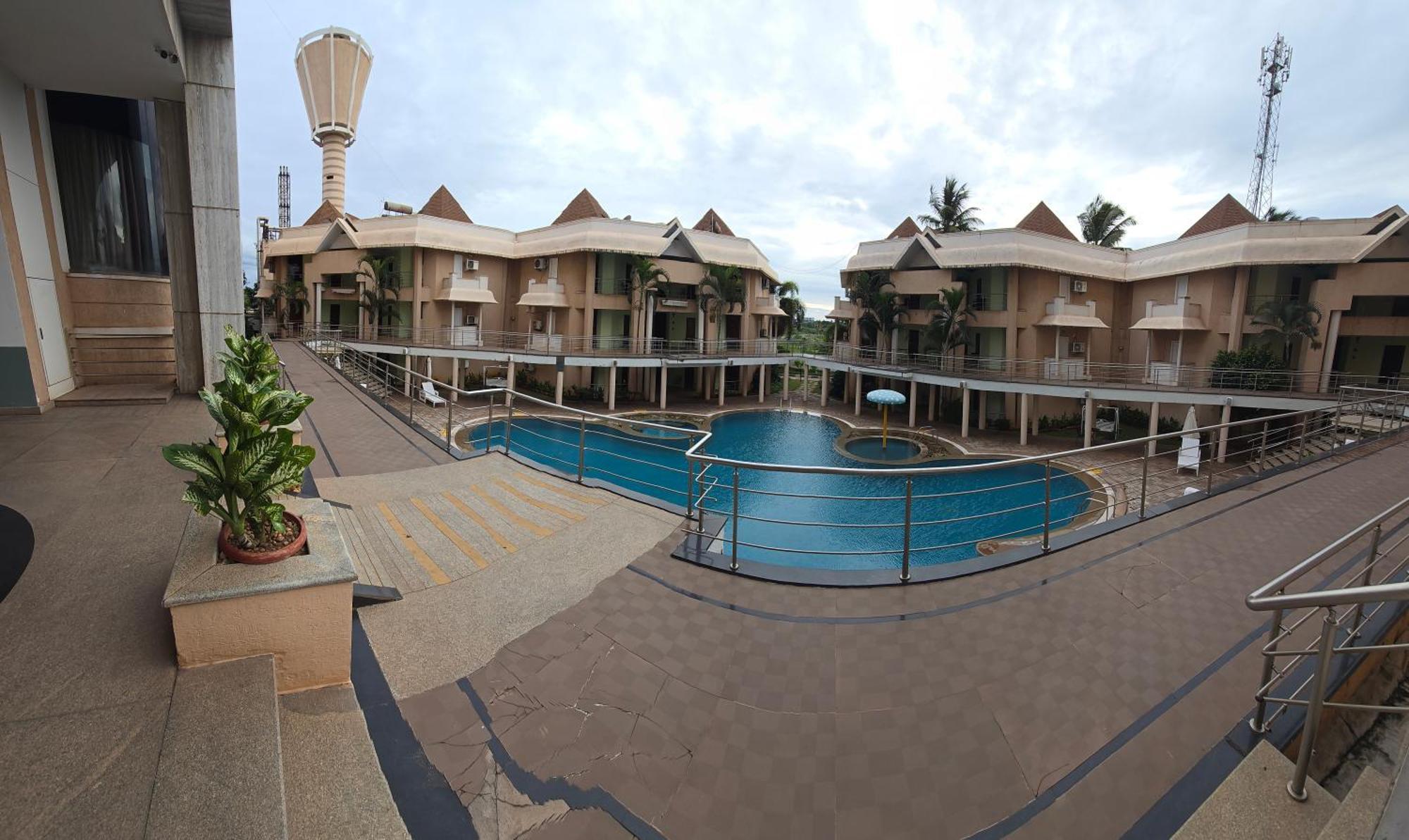 Royal Orchid Central Kireeti Hampi, Hospet Luaran gambar